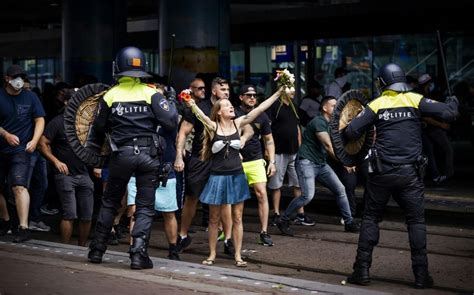 Dutch Arrest Hundreds At Virus Protest Clashes