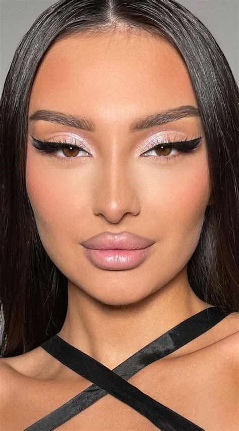 50 Makeup Looks To Make You Shine In 2023 Shimmery Nude And Charming Liners