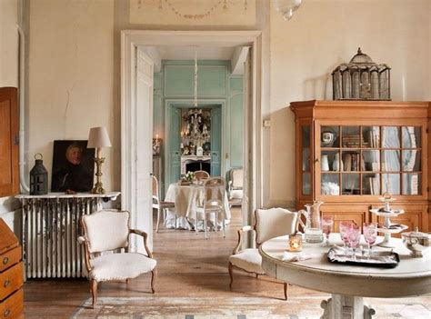 French Romance Through A Poetic Setting Of Antiques And Shabby Chic
