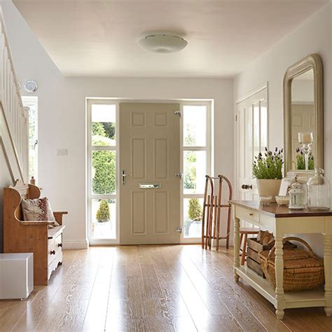 From clever storage solutions to stylish lighting options, we have all the information and ideas take a look at the housetohome.co.uk hallway gallery for inspirational hallway decorating ideas and clever hallway storage. White hallway with painted console table | Hallway ...
