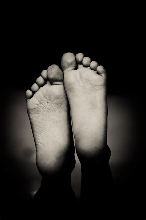 Foot Pain At Night Causes Diagnosis And Treatments