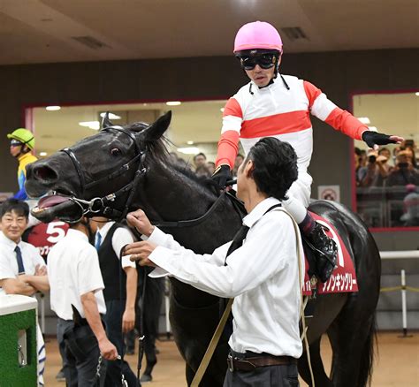 ダノンキングリー (danon kingly) は、日本の競走馬。主な勝ち鞍は2019年の毎日王冠（gii）、共同通信杯（giii）、2020年の中山記念（gii）。 馬名の意味は冠名＋王にふさわしい、王位に君臨することを願って。 ダノンキングリー・戸崎騎手/毎日王冠制す | Moment日刊ゲンダイ