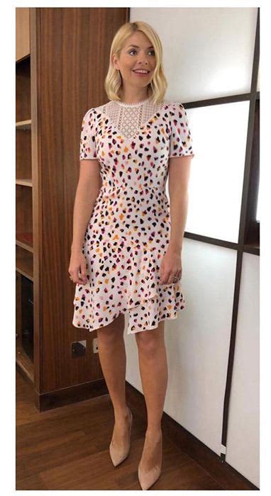 holly willoughby looks gorgeous in a karen millen dress on this morning hello