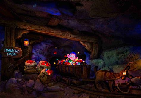 Heigh Ho É Seven Dwarfs Mine Train Da Disney