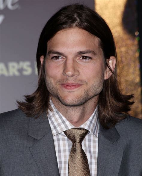 Ashton Kutcher Picture 119 Los Angeles Premiere Of New Years Eve
