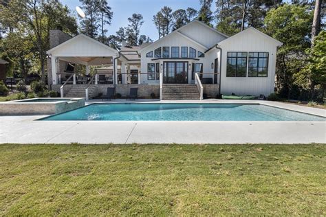 Modern Rectangle Pool In Historic Heathwood The Clearwater Pool Company