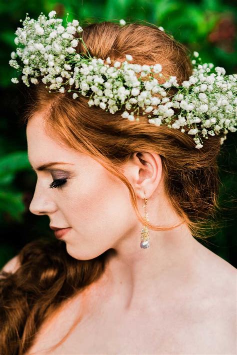 11 Eye Poppingly Beautiful Bridal Flower Crowns Easy Weddings
