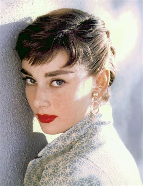 How To Do Eye Makeup Like Audrey Hepburn
