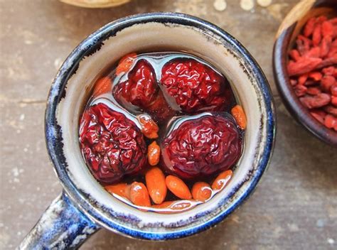 When telling date in chinese, we say the year first, then the month, and then the day. Health benefits of Chinese red dates - Ping Ming Health