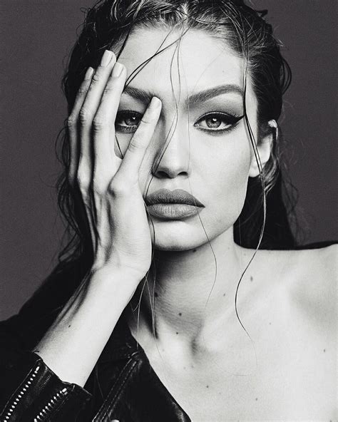 Gigi Hadid Model Poses Photography Photography Women Beauty