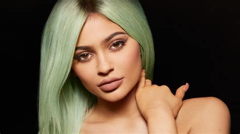 free download kylie jenner hd wallpaper for desktop and mobiles iphone 7 plus iphone 8 plus
