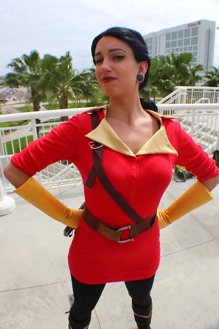 Disney Cosplay Takes Spotlight At Megacon 2014 With Huge Group Photo