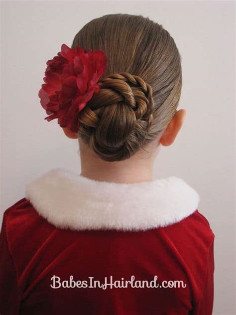 24 Easy Christmas Hairstyles For Girls Our Hairstyles