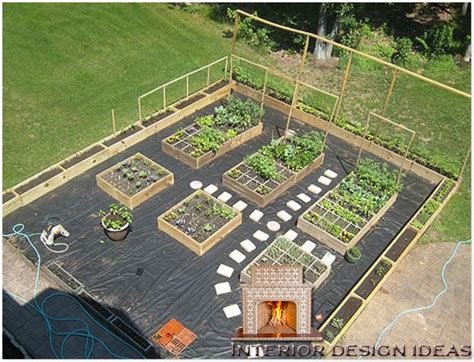 Square foot gardening, how to grow more food in less space! HomeOfficeDecoration | Urban vegetable garden layout