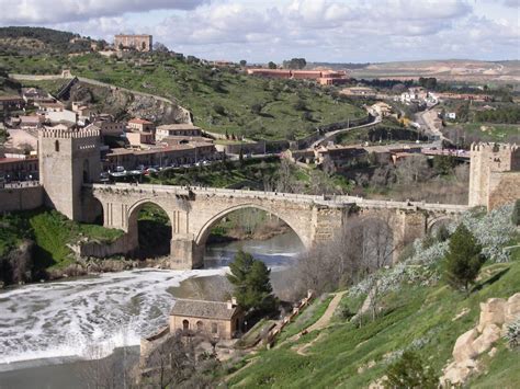 El Rio Tajo A Su Paso Por Toledo Rios De España Puentes Mudejar