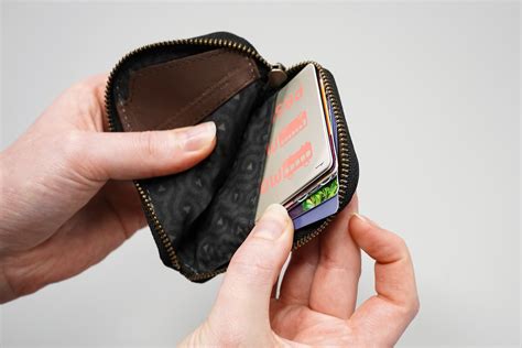 エコレザー Bellroy Leather Card Pocket Wallet スリムなファスナー財布（カード最大15枚、紙幣、小銭を