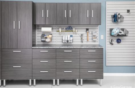 When learning how to build garage cabinets, measurements are the key. easy-garage-cabinets-work-bench - momhomeguide.com