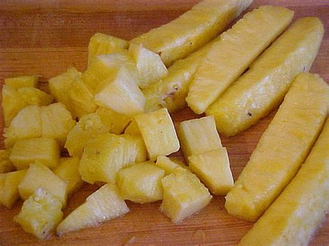 Learn To Cut A Fresh Pineapple