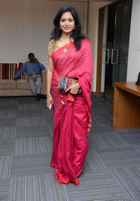Singer Sunitha In Saree Photos Southtrend