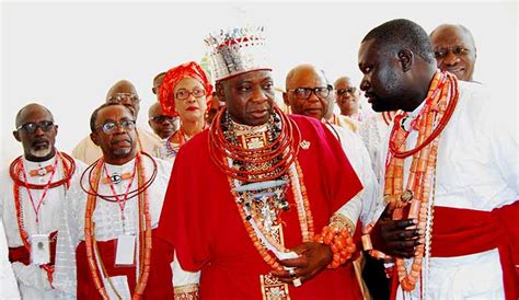 Ogiame ikenwoli, the 20th olu of warri, was reported to have died in december 2020 from covid19 complications just a week after his fifth coronation anniversary. Olu of Warri dies of COVID-19 after 5th anniversary