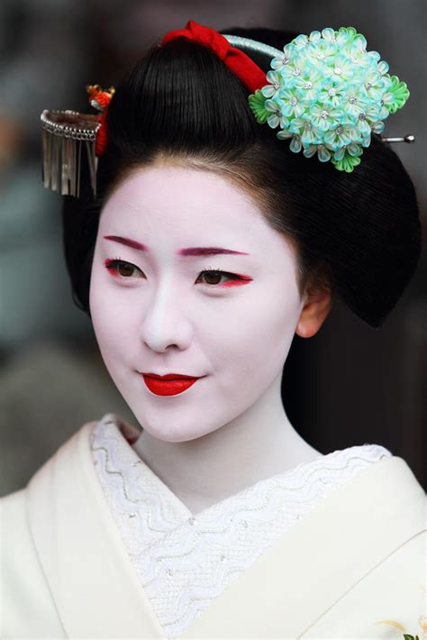 maiko girl located gion tatsumi bashi kyoto jun 3 201… flickr