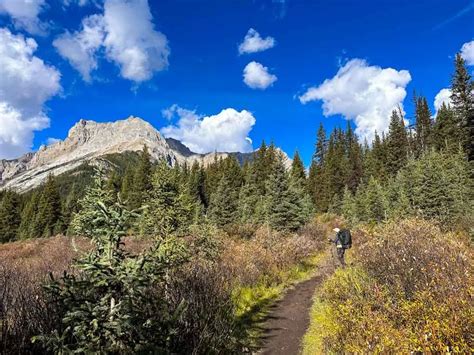 Mount Assiniboine Hiking Guide