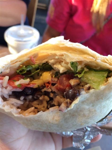 This had begun working on using higher quality ingredients to help enhance the flavor of each of the food and began when ells used a sample of such meat to create several dishes and was impressed by the refined taste. Chipotle Mexican Grill | Chipotle mexican grill, Best ...