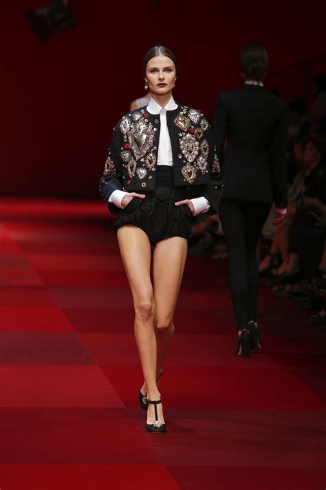 Dolce And Gabbanas Ss 15 Collection Is Red Hot Womens Summer Fashion