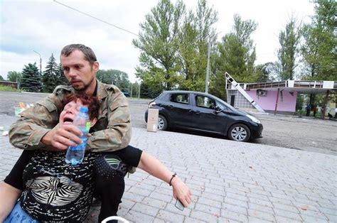 Donetsk Ukraine Photos Of A Besieged Ukrainian City Cnn