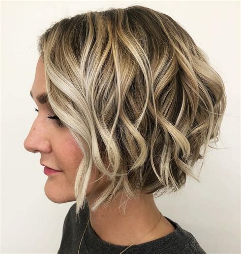 Perfect short haircut for fine hair with more volume on top and leaner sides and back you will be able to create a perfect illusion of luxurious hair cut short. 50 Short Choppy Hair Ideas for 2020 - Hair Adviser