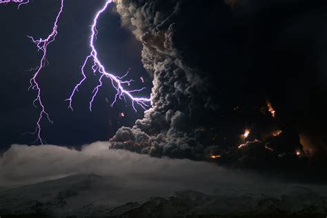 Mystery Of Lightning In The Iceland Volcano Solved By Nanoparticles