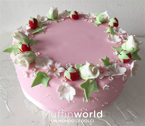 Ecco qualche idea per celebrare questo importante giorno. Risultati immagini per torte in pasta di zucchero con fiori | Torta di rose, Torte, Decorazioni ...