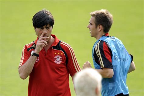 Germany's joachim low apologizes for scratch and sniff incident germany coach joachim loew said he wasn't fully aware of his actions when he was filmed with his hand down his pants during the team. Five times Joachim Low left fans queasy by scratching crotch and sniffing fingers and disgusting ...