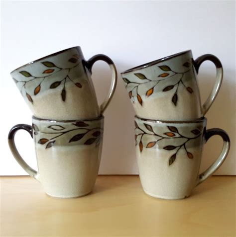 Pfaltzgraff Pastoral Leaves 4 Coffee Mugs Cups Gray Black Excellent