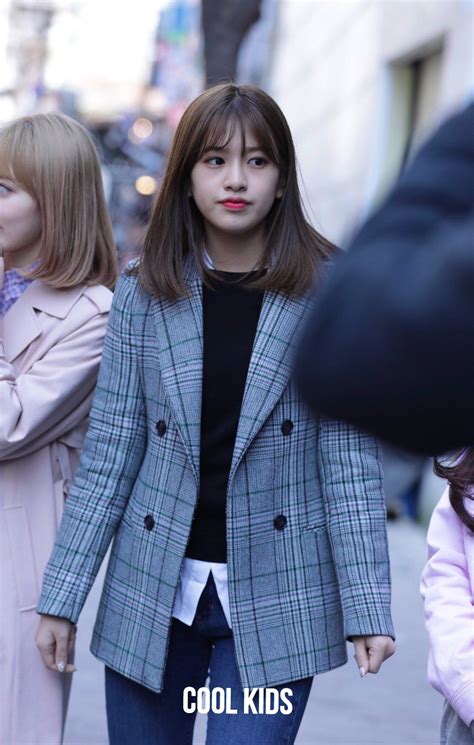 Ahn yujin starship produce48 izone. 190402 guerrila concert event promotion #아이즈원 #izone # ...