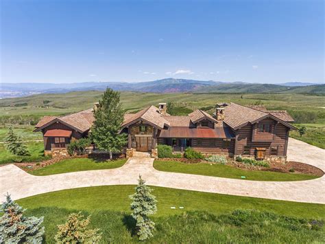 An Estate With Endless Views In Cordillera Colorado Haute Residence