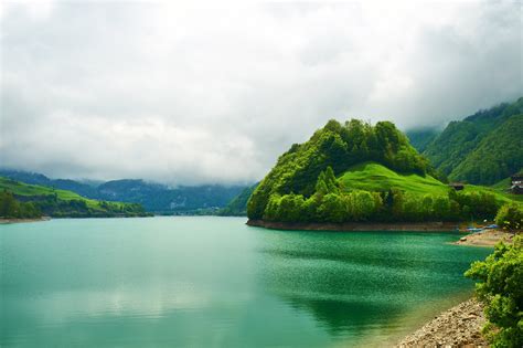 Switzerland Emerald Mountain Lake Wallpaper 4256x2832