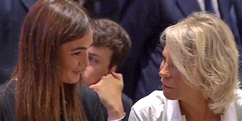 Funerali Berlusconi Silvia Toffanin In Lacrime Accanto A Maria De Filippi