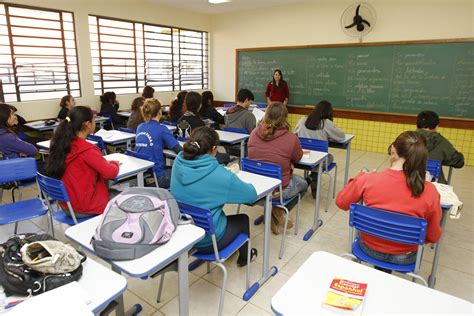 Governo Do Paraná Vai Suspender As Aulas Das Escolas Públicas Estaduais