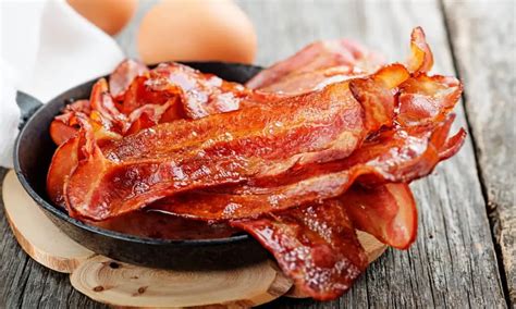 Can Dogs Eat Smoked Bacon Safety And Risks Explained Smokedbyewe