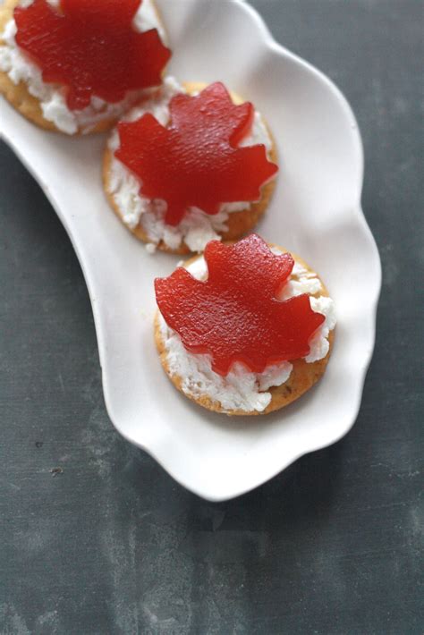 Easy Appetizer Cranberry And Goat Cheese Crackers Wenderly