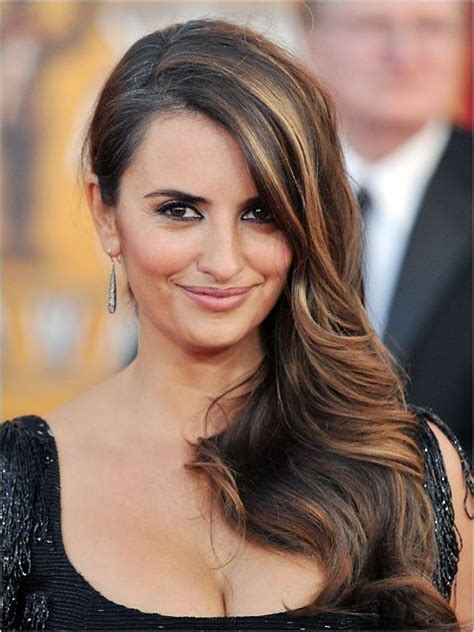 Love The Color Her Highlights Are Pretty Dark Hair Hair Inspiration