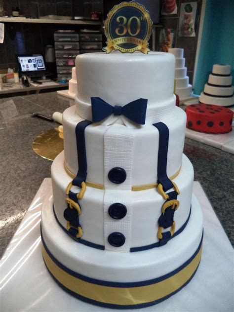 Frangipany Wedding Cakes Wedding cake à thème costume