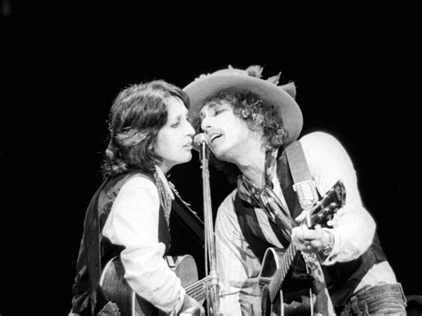 Inside Bob Dylans Rolling Thunder Revue A Floating Ship Of Crazies