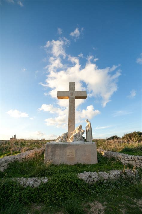 At 199 feet tall this is the 2nd tallest cross in the u.s. Stations Of The Cross Pictures | Download Free Images on ...