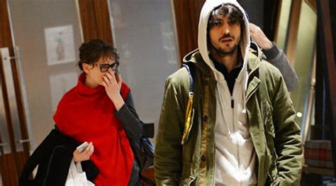 .programına konuk olan taner ölmez; Taner Ölmez Ece Çeşmioğlu Utangaç aşıklar gibi - KÜLTÜR ...