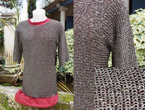 Textile, fabric, weaving, pattern, tapestry, knitting. COTTE DE MAILLE MANCHES MI-LONG. ANNEAUX PLATS ET RONDS RIV 6 MM