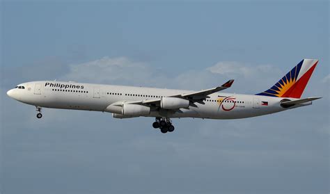 Philippines Airlines 75th Anniversary Livery A340 300 Rp Flickr