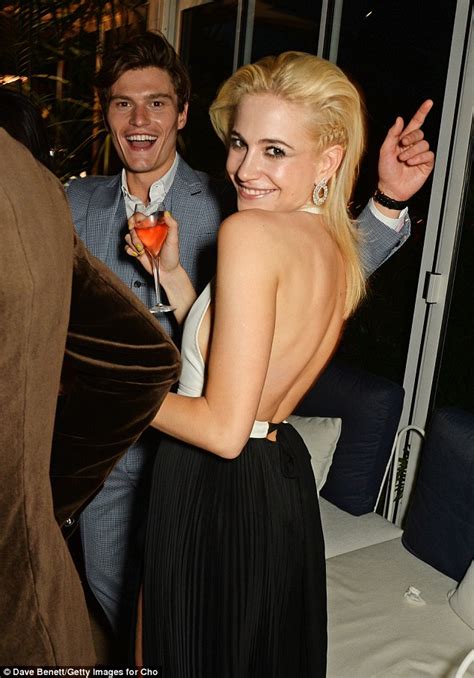 Pixie Lott Oozes Sex Appeal Alongside Oliver Cheshire At Annabels