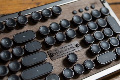Azios Retro Classic Typewriter Inspired Bluetooth Keyboard Is A